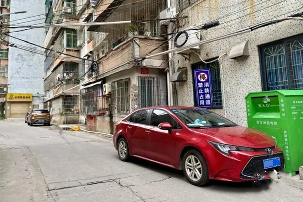 暢通消防通道，守護群眾安全！湛江坡頭消防聯(lián)合區(qū)交警大隊開展消防車通道專項整治